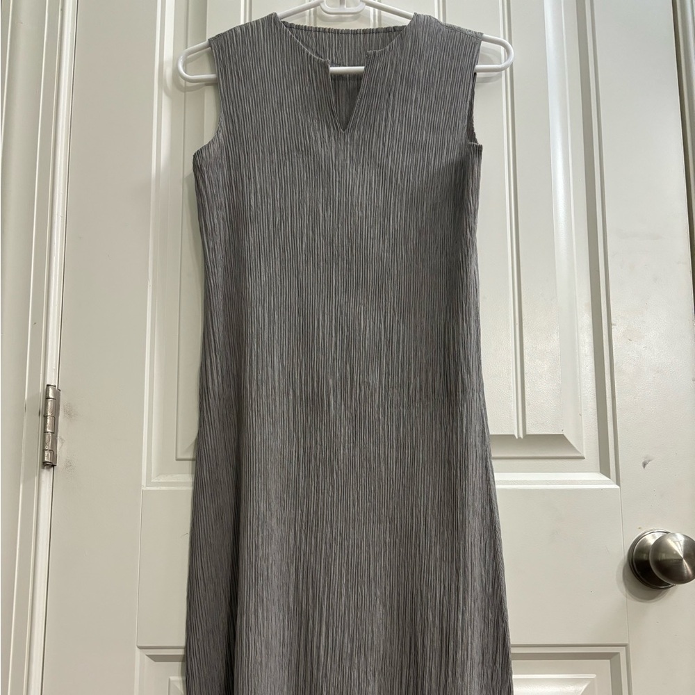 Authentic Issey Miyake sleeveless gray Midi-Dress